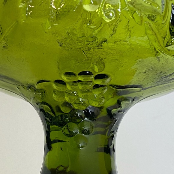 Vintage EUC, Indiana Glass Co. Harvest Grape Avocado Green Glass Compote - Picture 7 of 15
